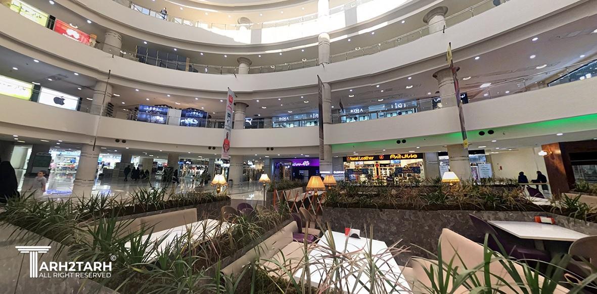 نمای داخلی مرکز خرید مگامال در شهرک اکباتان
