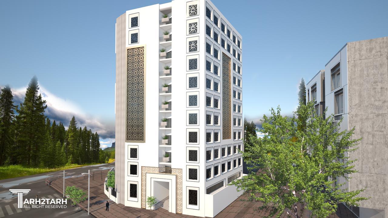 نمای ورودی پیاده و لابی ورودی که در سمت شرق قرار گرفته و سعی شده که تلفیقی از معماری ایرانی و مدرن باهم ترکیب شده است.