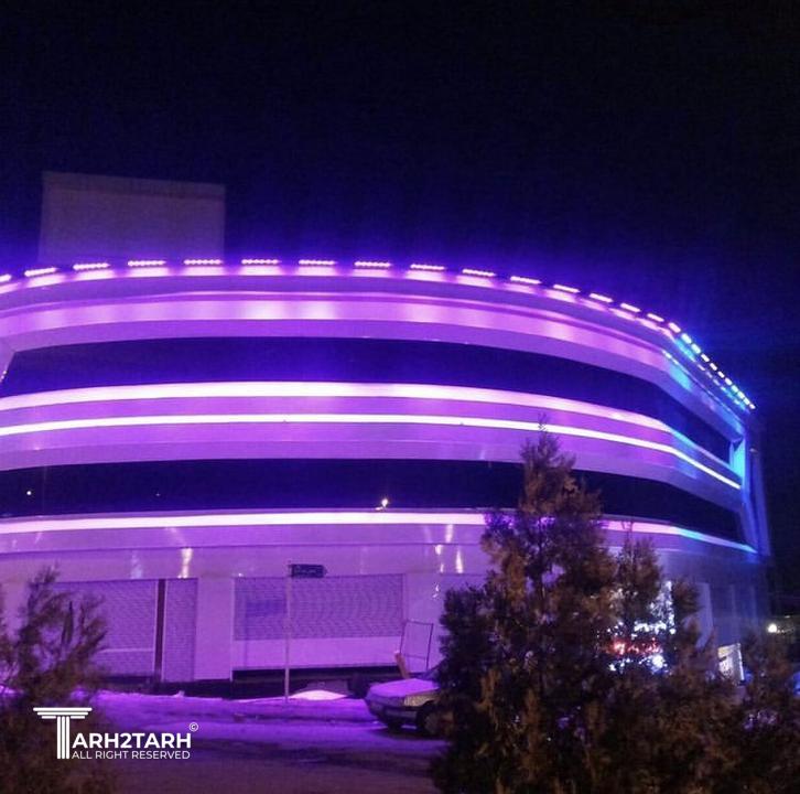 اولین نمای چهار طرفه نور رونده 86 میلیون رنگی با قابلیتهای بسیار. 
متصل به موزیک محوطه و امکان رقص اکولایزر