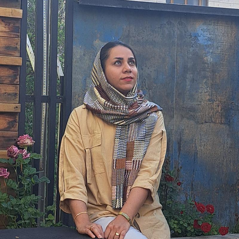 نوشین مهدیان دهکردی