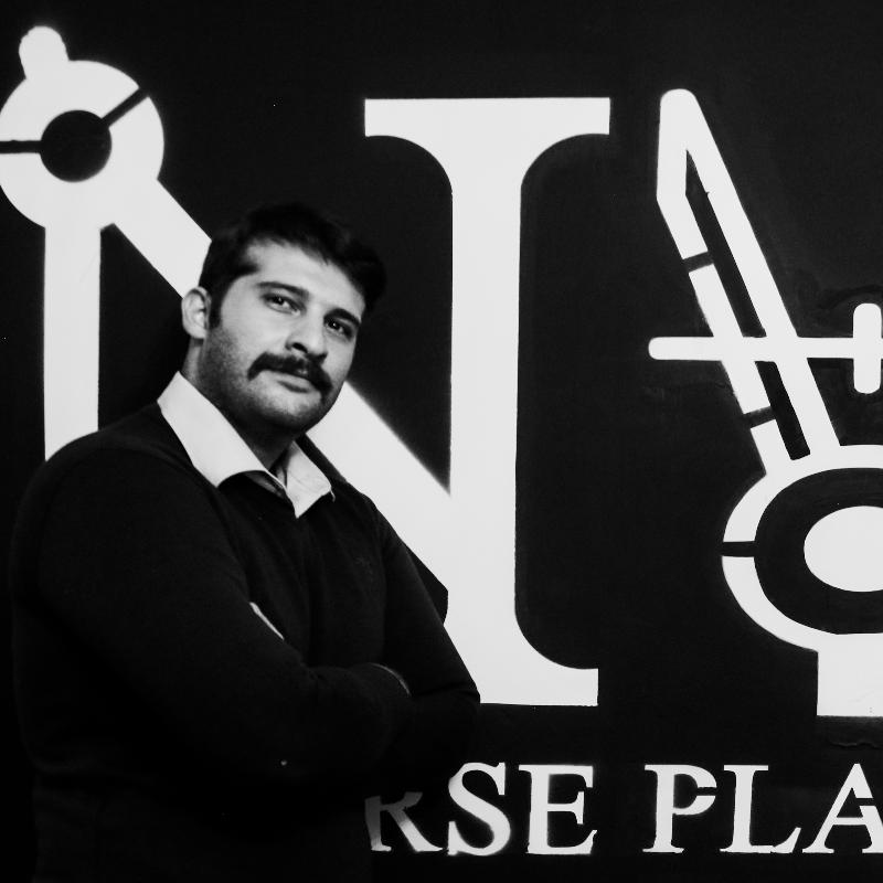  شاهین امیدوار