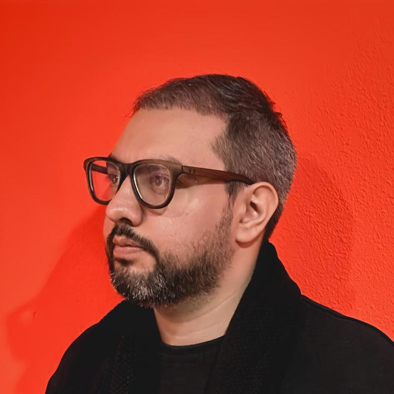  مهرداد اخلاقی