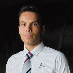 رضا علی آبادی