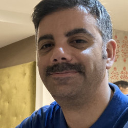 مازیار خاکی