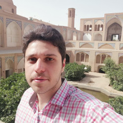 علی تولمی مقدم