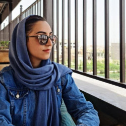 منصوره  خدمتی