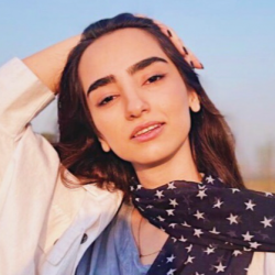 سارا ستايشي