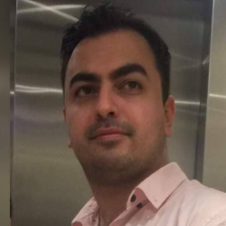 امیر احمدی نیا