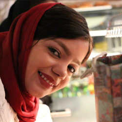 ساناز  سلطانی